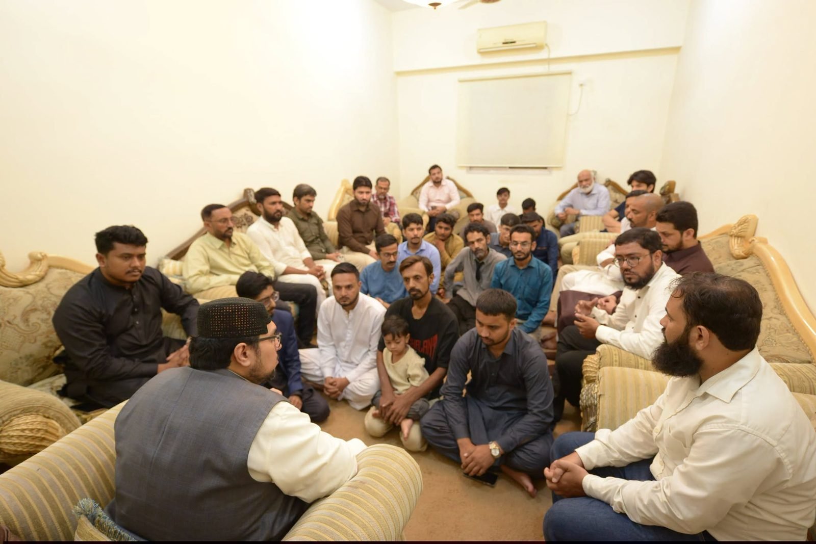 Karachi: Prof. Dr. Hussain Mohi-ud-Din Qadri, President Minhaj-ul-Quran International, Meets Minhaj Youth League Karachi's Zonal Team at Jamia Rehmania Educational Complex